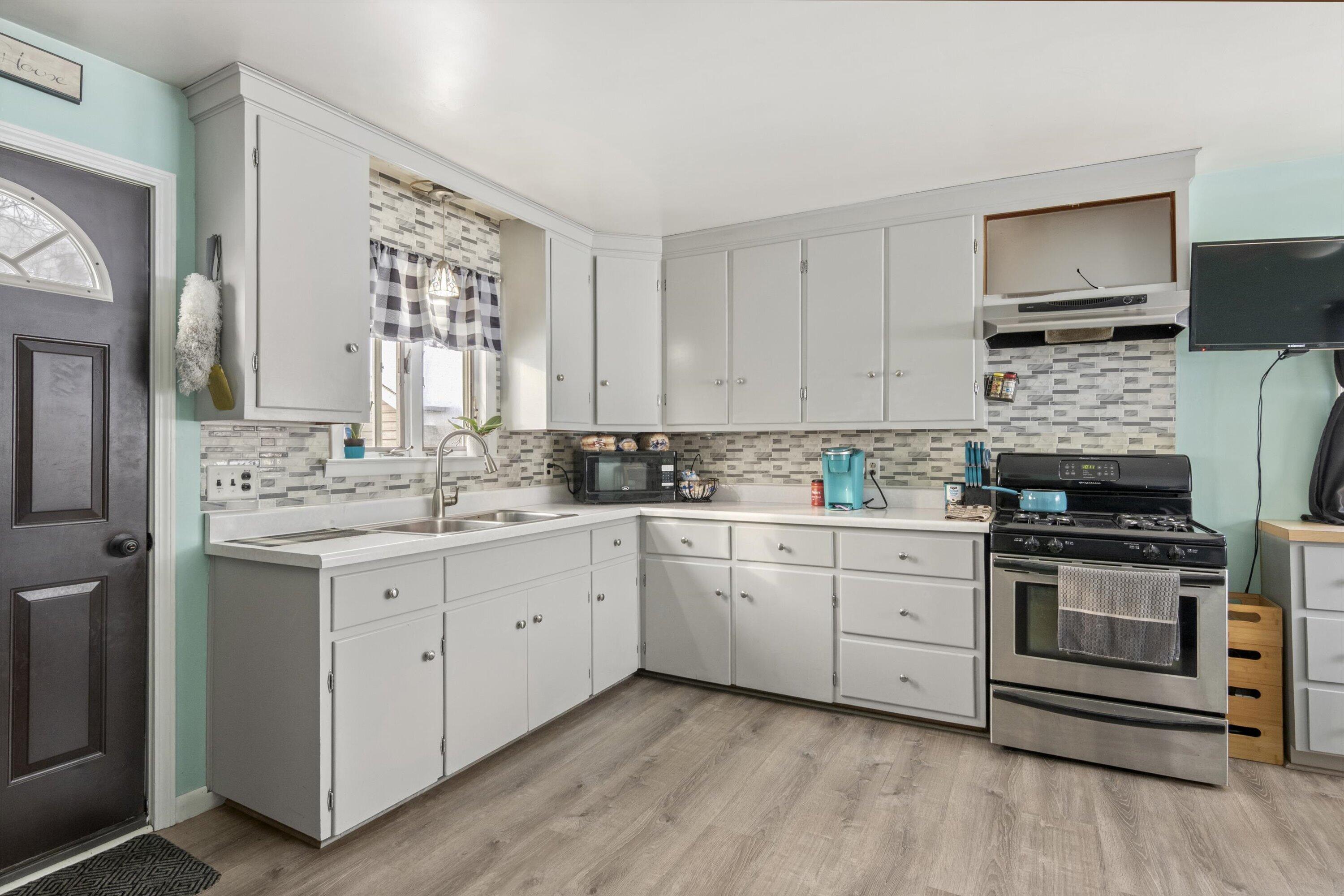 36915 Sibley Road New Boston, MI 48164 - Photo 10 of 47 19-DSC05123