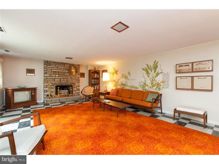 2306 Riverton Road Cinnaminson, NJ 08077 - Photo 11 of 25 Family Room