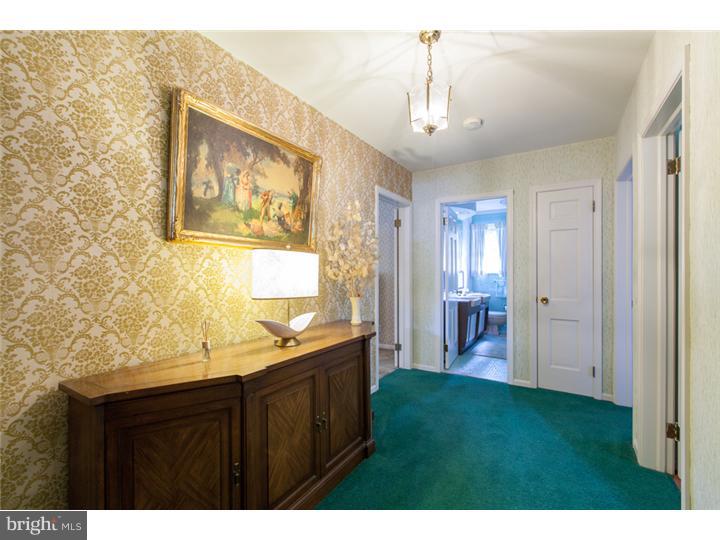 2306 Riverton Road Cinnaminson, NJ 08077 - Photo 16 of 25 Hallway