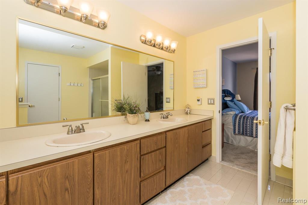 618 Byron Court Rochester Hills, MI 48307 - Photo 22 of 31