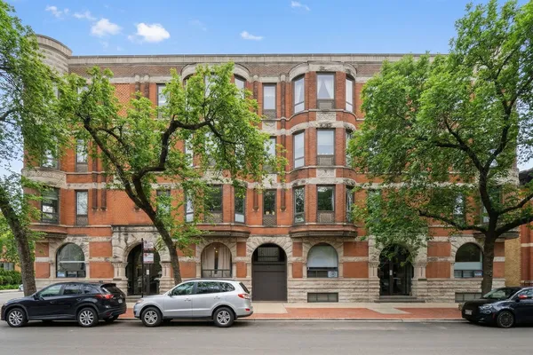 $574,900 | 609 West Belden Avenue, Unit 2D, Chicago, IL 60614