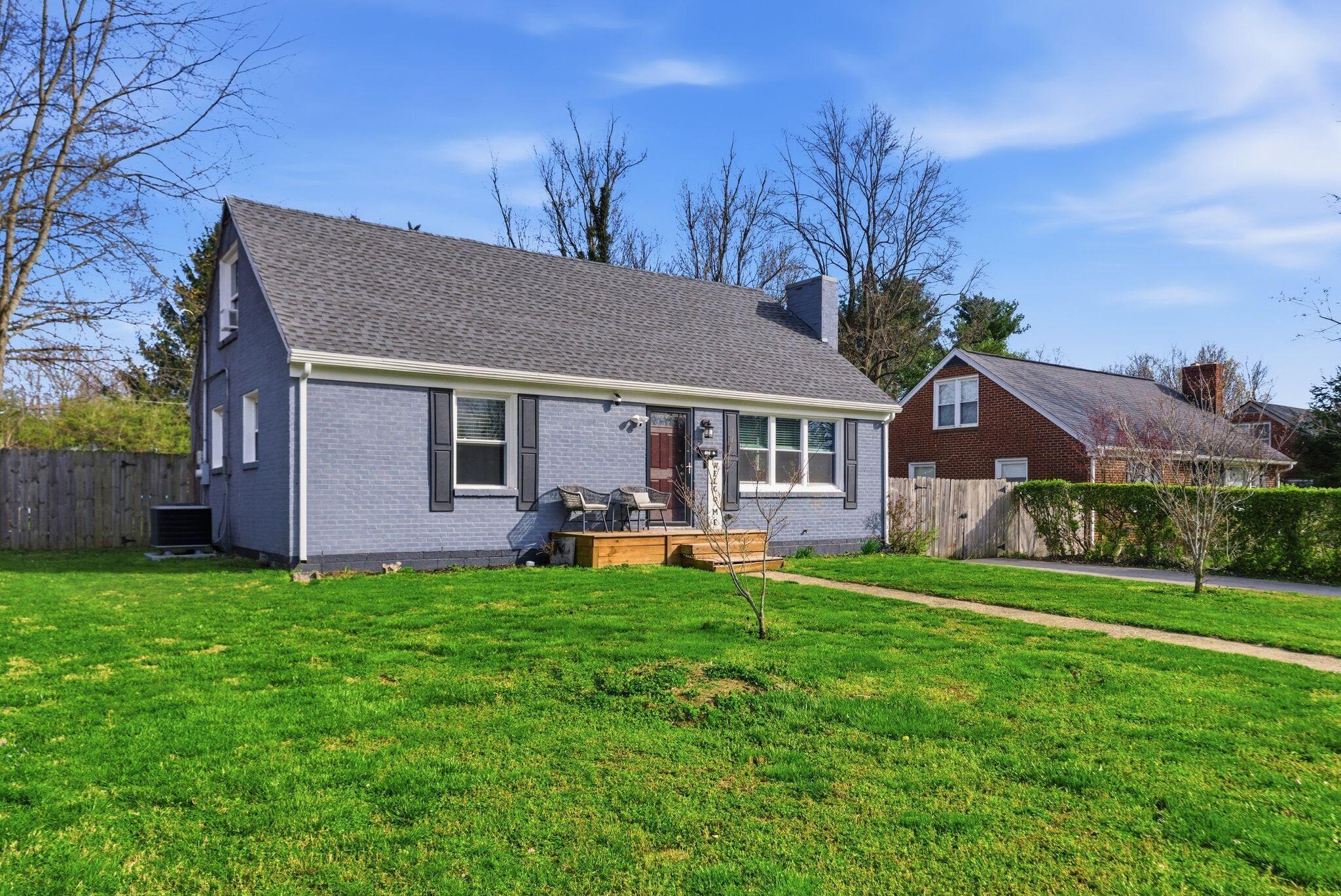 1812 Yorktown Road Lexington, KY 40504 - Photo 2 of 17 003_dsc04461