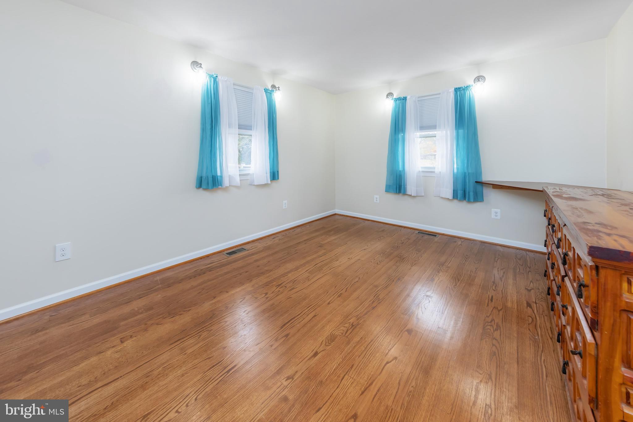 546 Tomlin Road Gibbstown, NJ 08027 - Photo 13 of 23