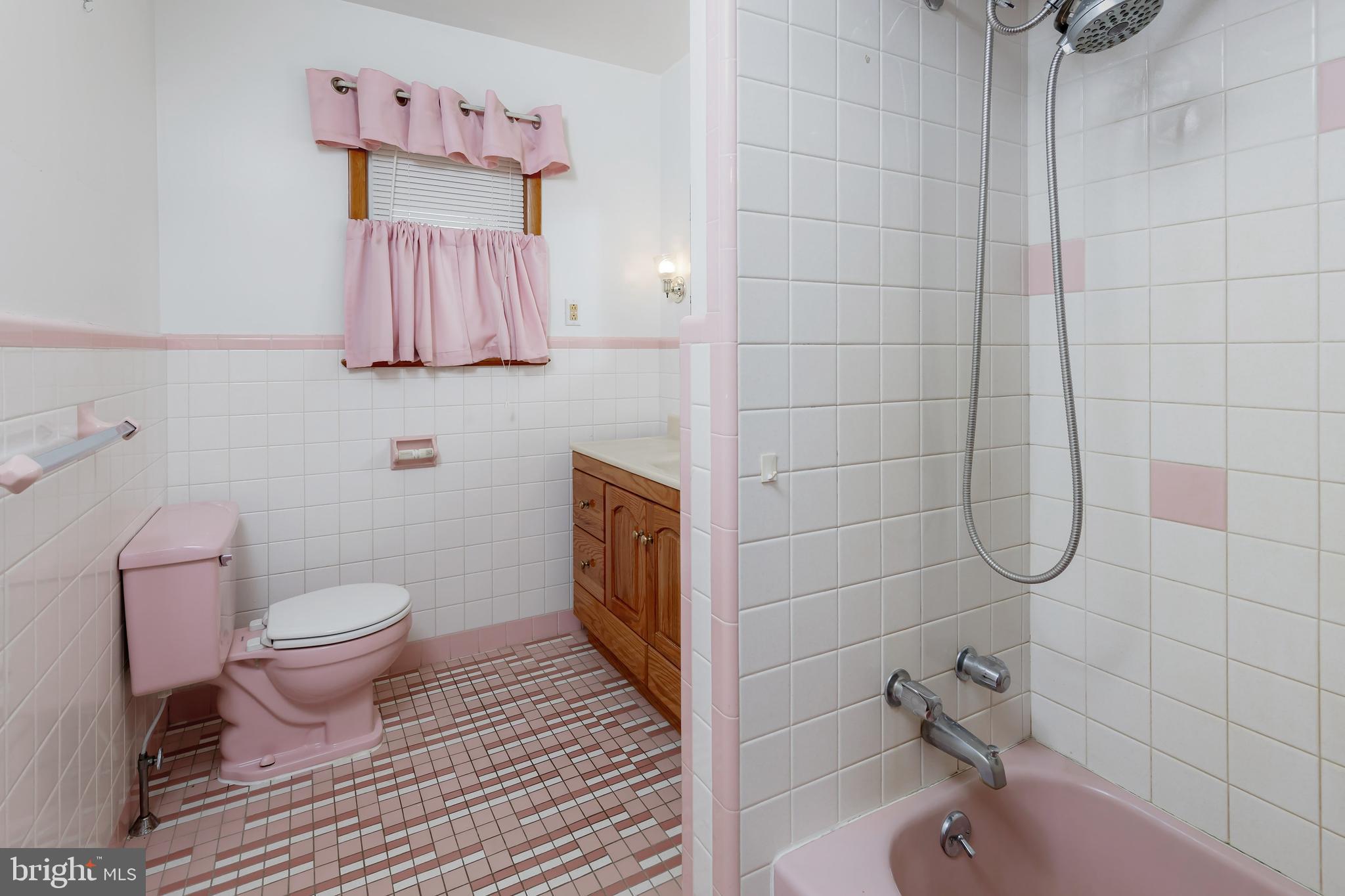 546 Tomlin Road Gibbstown, NJ 08027 - Photo 15 of 23