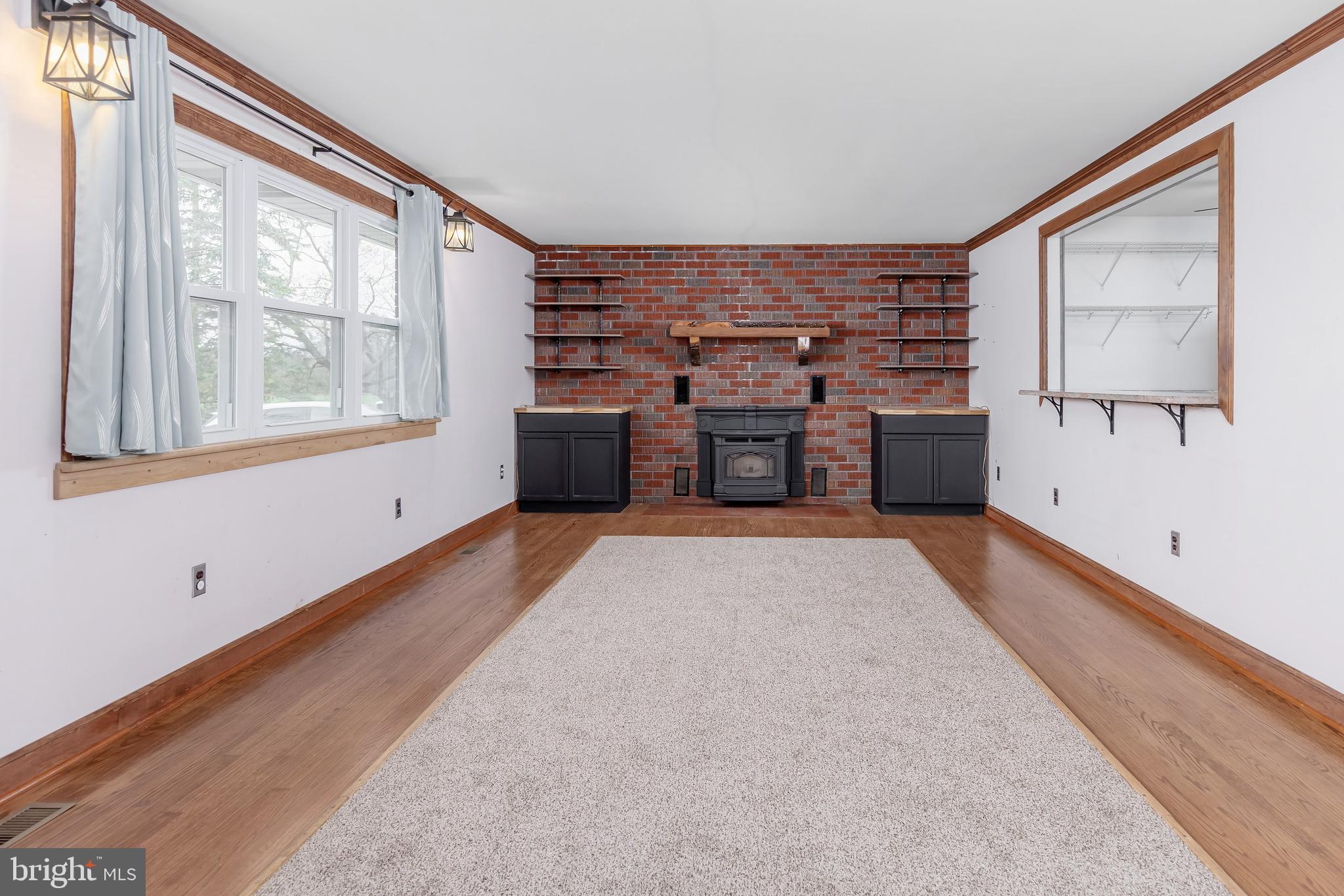 546 Tomlin Road Gibbstown, NJ 08027 - Photo 4 of 23