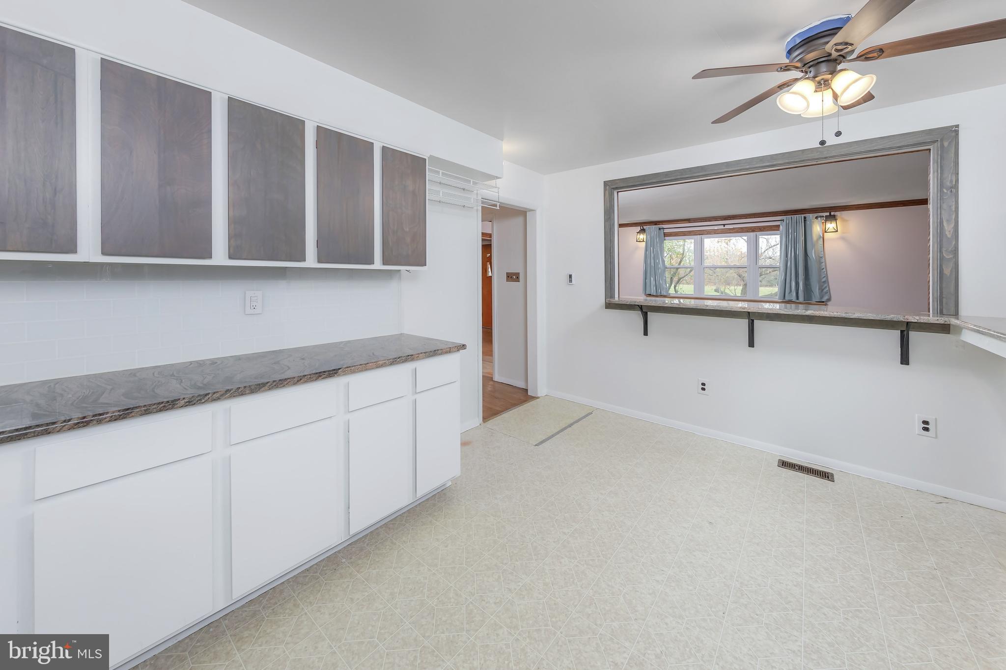546 Tomlin Road Gibbstown, NJ 08027 - Photo 8 of 23