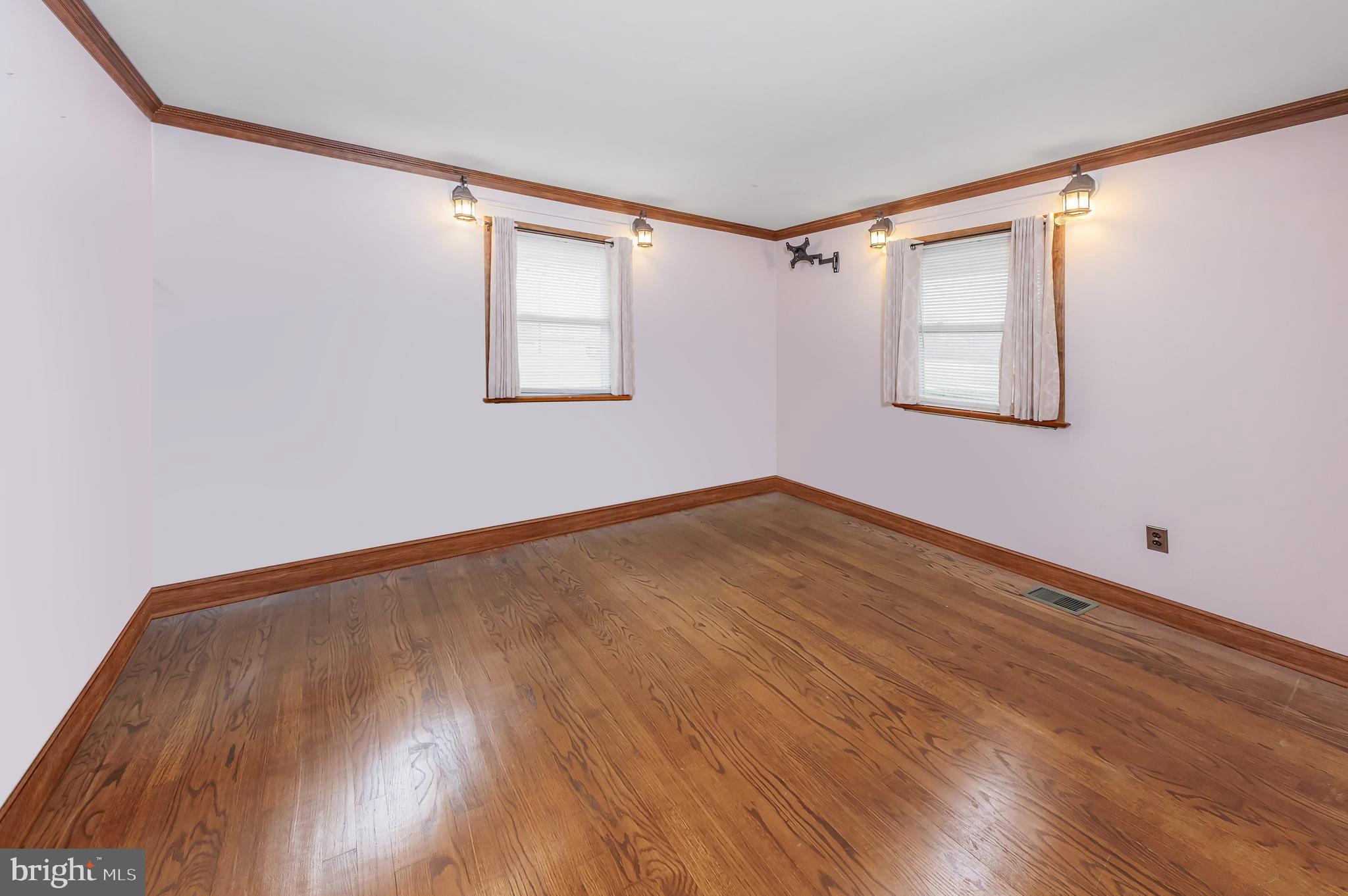 546 Tomlin Road Gibbstown, NJ 08027 - Photo 10 of 23