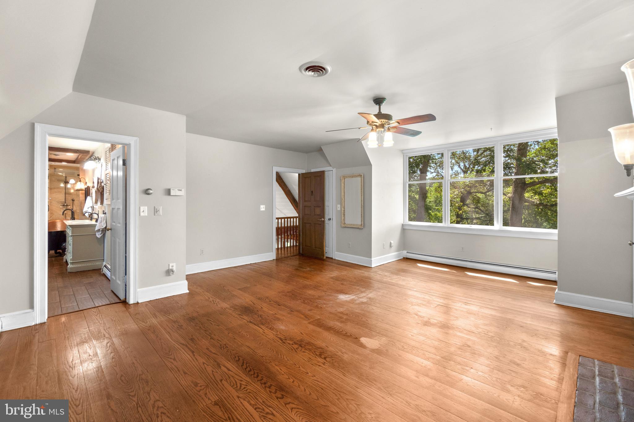 2425 Daisy Road Woodbine, MD 21797 - Photo 19 of 67 Owner's bedroom