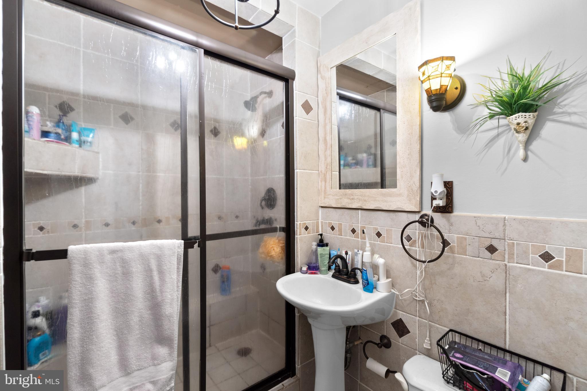 2425 Daisy Road Woodbine, MD 21797 - Photo 33 of 67 Full bathroom