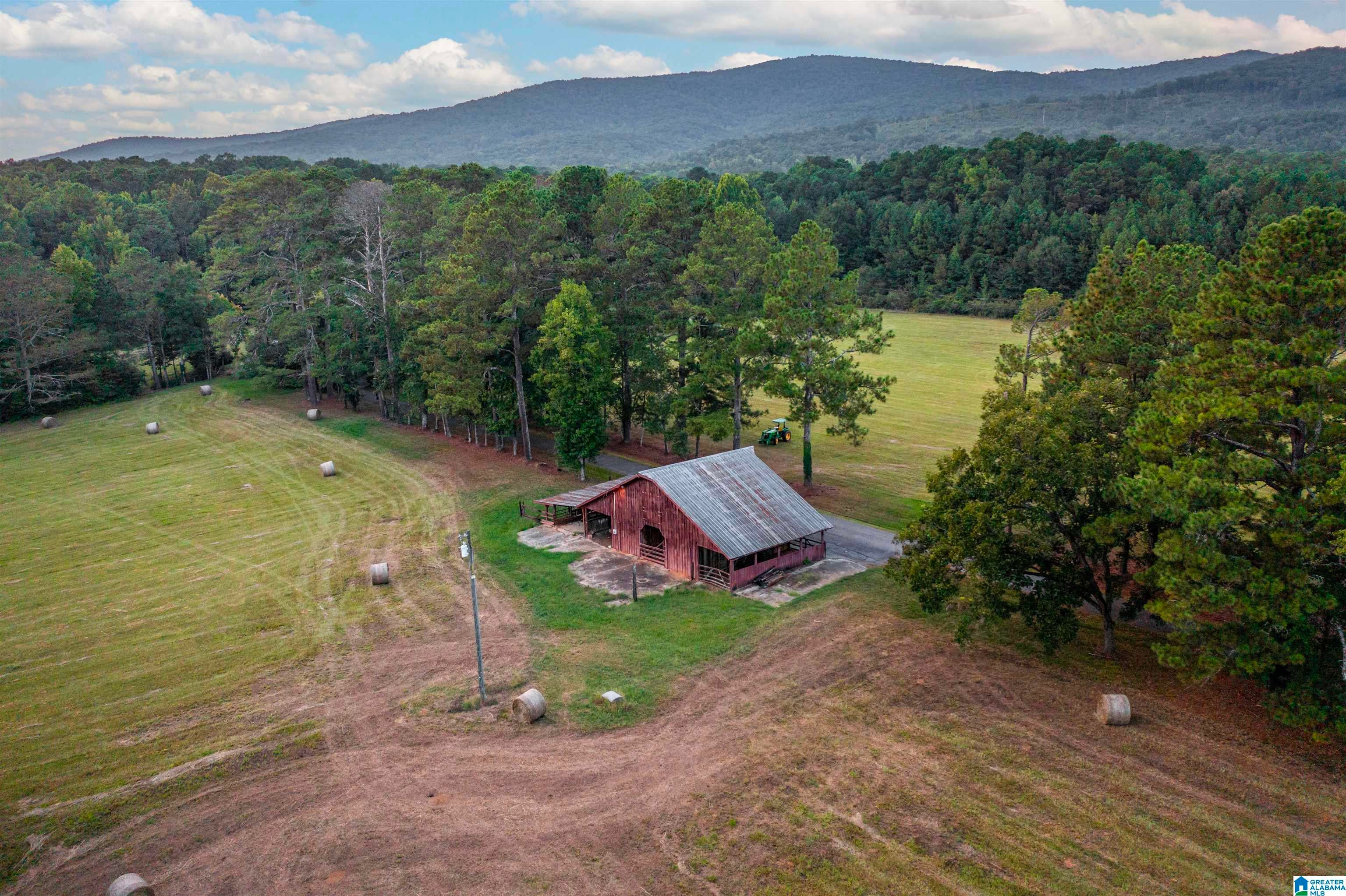 571 Pinecroft Road Anniston, AL 36207 - Photo 2 of 85 Gallery Image 2
