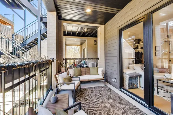 $8,500 | 3219 North Seminary Avenue, Unit 1N, Chicago, IL 60657