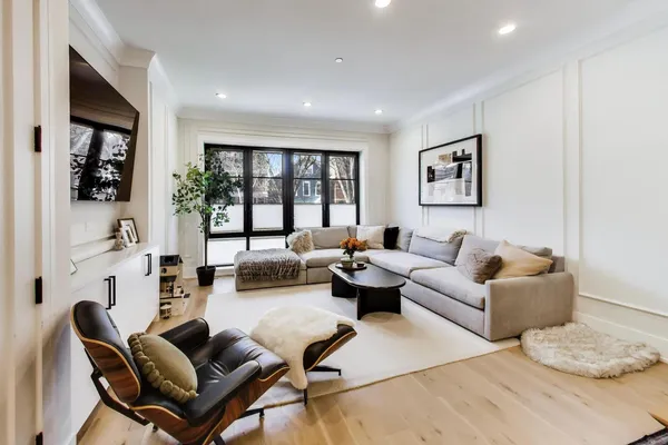 $8,500 | 3219 North Seminary Avenue, Unit 1N, Chicago, IL 60657
