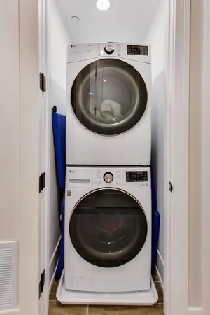 $8,500 | 3219 North Seminary Avenue, Unit 1N, Chicago, IL 60657