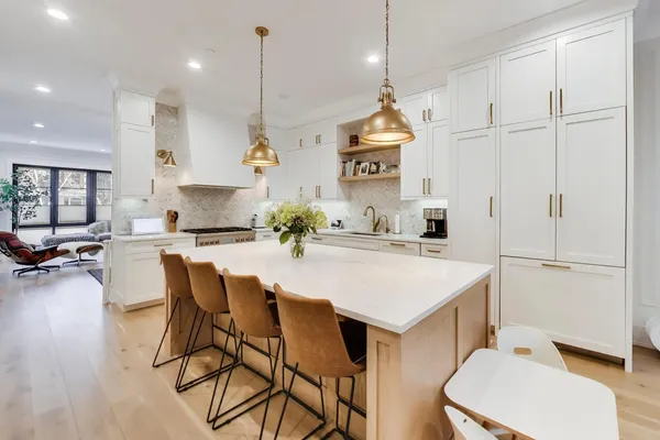 $8,500 | 3219 North Seminary Avenue, Unit 1N, Chicago, IL 60657