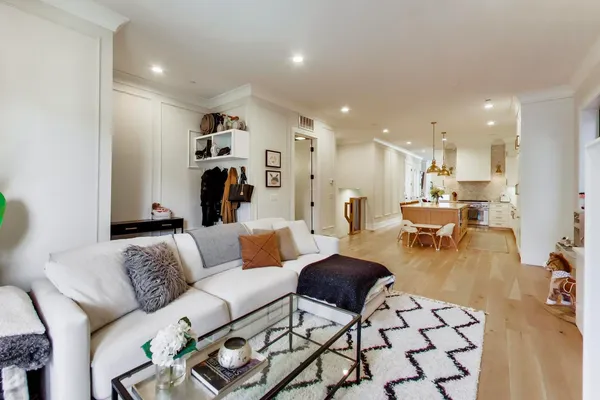 $8,500 | 3219 North Seminary Avenue, Unit 1N, Chicago, IL 60657