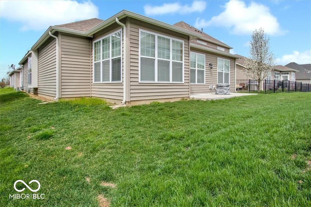 561 Rickels Court Whiteland, IN 46184 - Photo 2 of 2