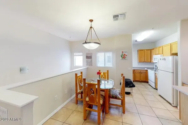 $6,750 | 6535 East Superstition Springs Boulevard, Unit 260, Mesa, AZ 85206