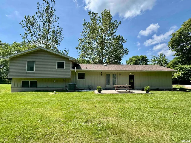 $399,000 | 2001 West Jackson Street, Unit C, Macomb, IL 61455