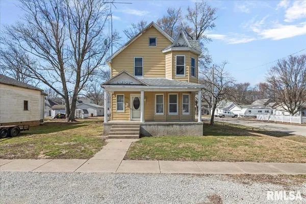 $84,000 | 600 Sanford Street, Nokomis, IL 62075