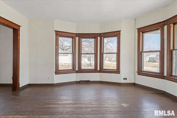 $79,999 | 600 Sanford Street, Nokomis, IL 62075