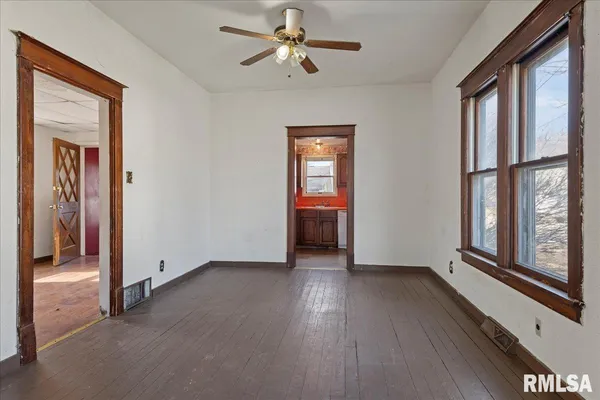 $79,999 | 600 Sanford Street, Nokomis, IL 62075