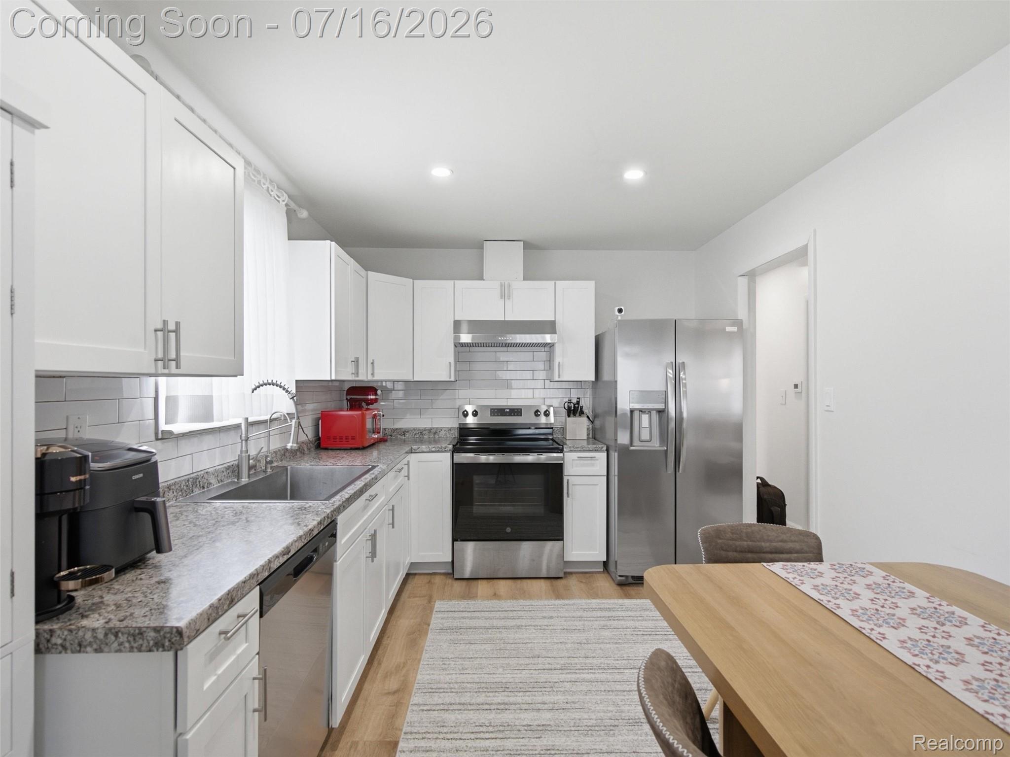 3218 East 14 Mile Road Warren, MI 48092 - Photo 8 of 26 21-DSC08499.jpg
