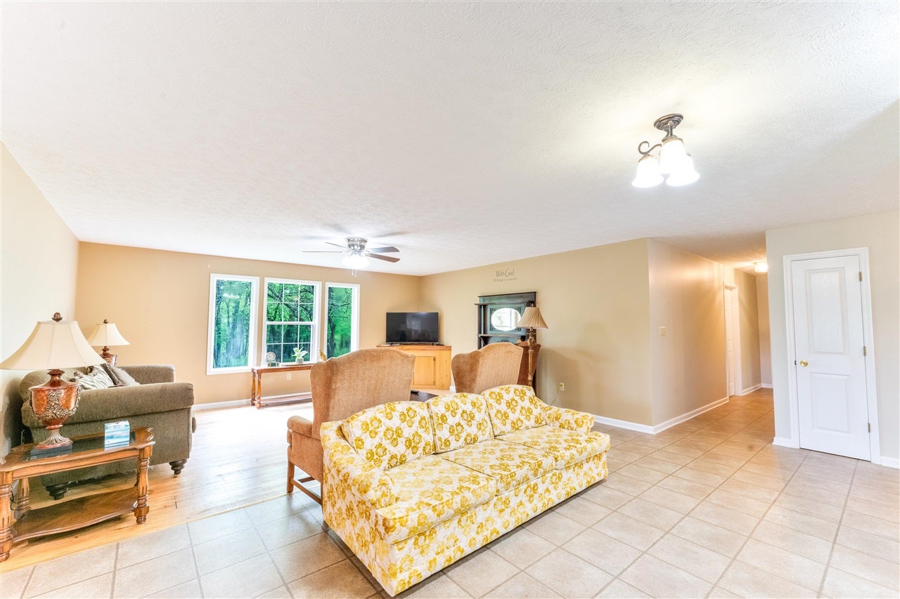 100 Delane Flora Road Bowling Green, KY 42101 - Photo 8 of 51 Gallery Image 8