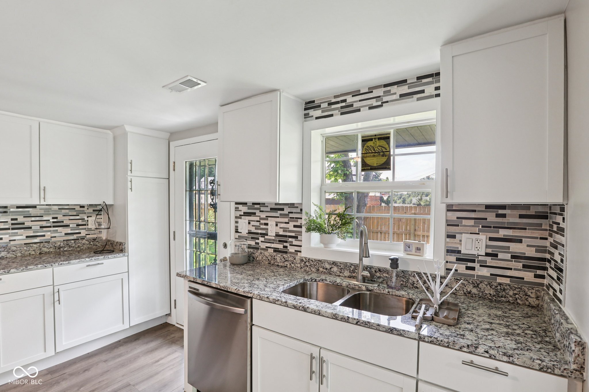 6233 Lafayette Road Indianapolis, IN 46278 - Photo 6 of 21