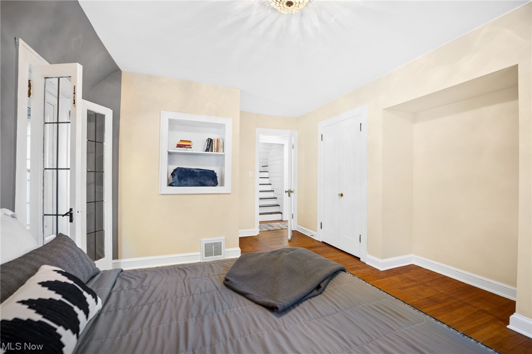 3962 Orchard Road Cleveland Heights, OH 44121 - Photo 21 of 35 View of hardwood floored bedroom