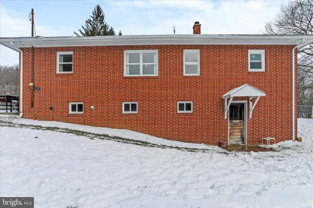 a view of outdoor space with mountain view