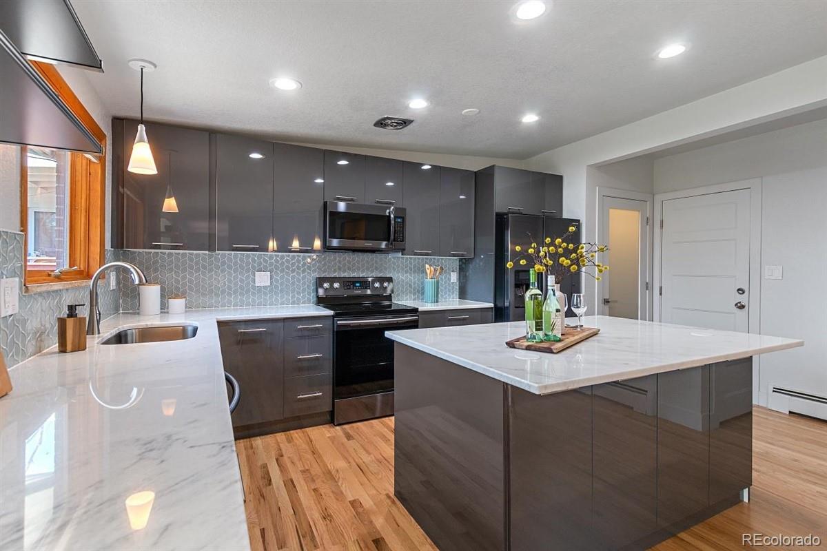 6743 Flower Street Arvada, CO 80004 - Photo 8 of 38