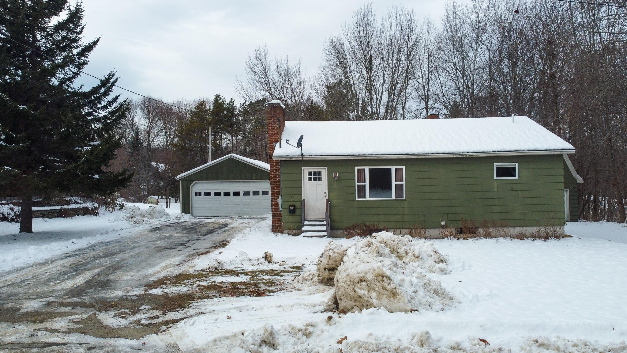 31 Edwards Street Lincoln, ME 04457 - Photo 2 of 24 2