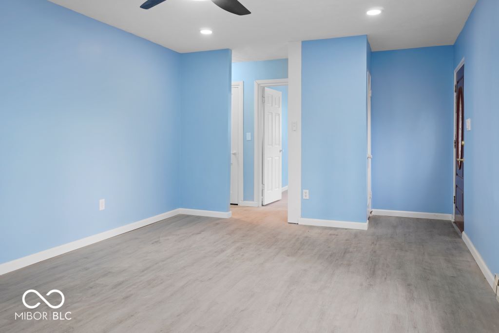 6255 Raleigh Drive Indianapolis, IN 46219 - Photo 3 of 25