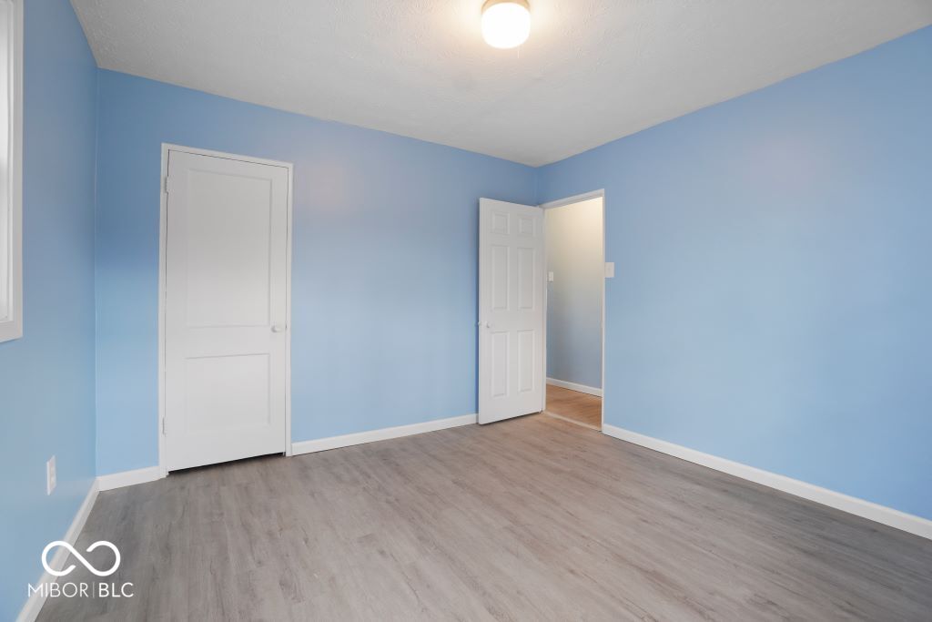 6255 Raleigh Drive Indianapolis, IN 46219 - Photo 9 of 25