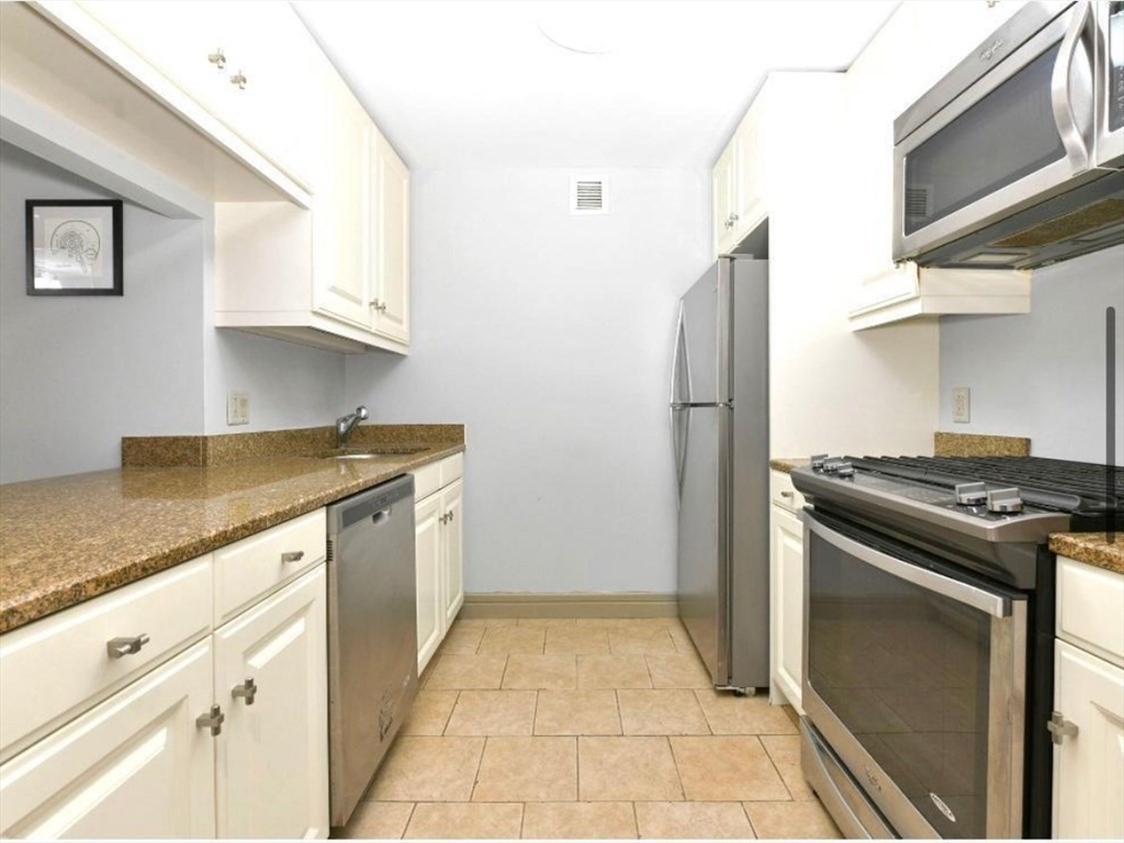 3 Avery Street, Unit 703 Boston, MA 02111 - Photo 6 of 13