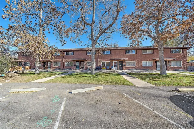 $325,000 | 3732 Miller Court, Wheat Ridge, CO 80033