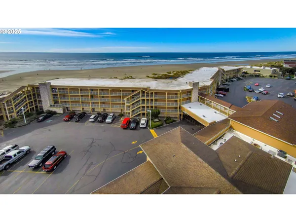 $195,000 | 88416 1st Avenue, Unit 303, Florence, OR 97439