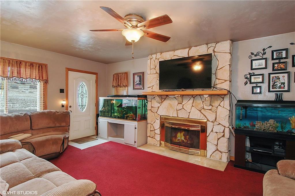 3921 Mt Troy Road Pittsburgh, PA 15214 - Photo 2 of 10 Family Room