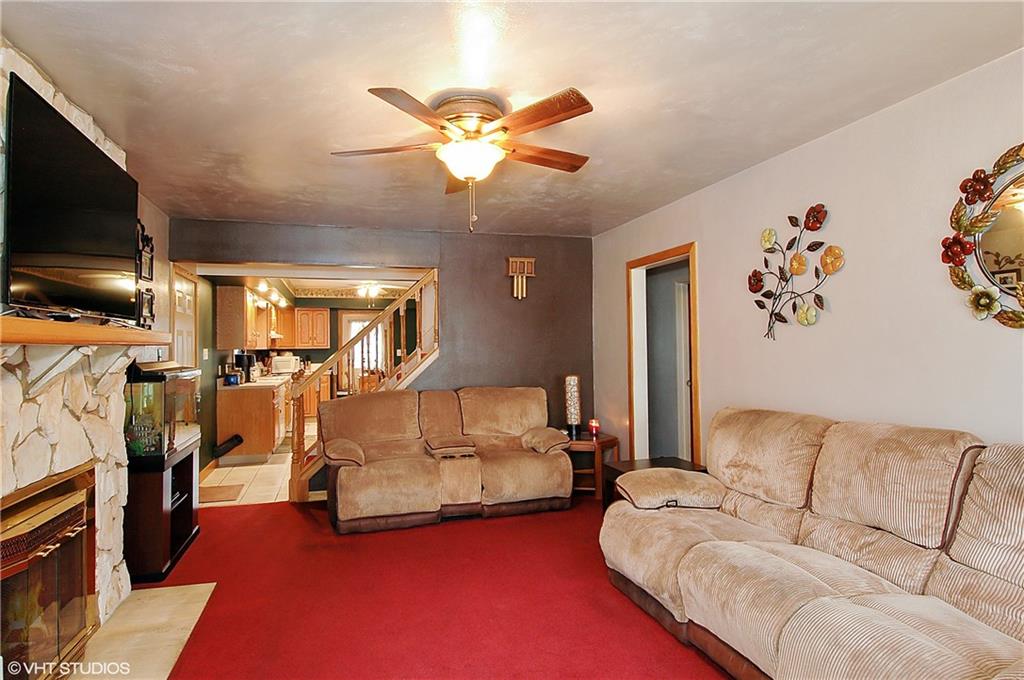 3921 Mt Troy Road Pittsburgh, PA 15214 - Photo 3 of 10 Family Room