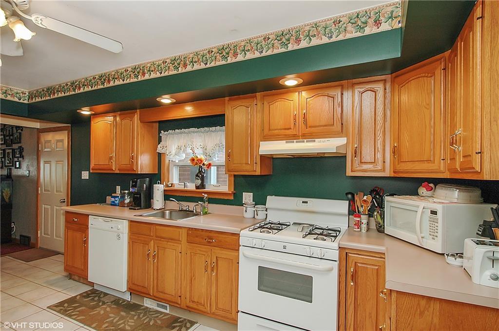 3921 Mt Troy Road Pittsburgh, PA 15214 - Photo 5 of 10 Kitchen