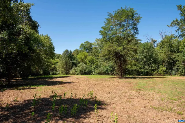 $325,000 | 2062 East Side Highway, Crimora, VA 24431