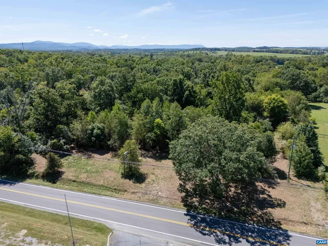 $325,000 | 2062 East Side Highway, Crimora, VA 24431