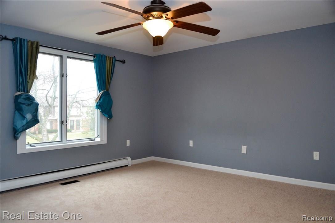 2242 London Bridge Drive Rochester, MI 48307 - Photo 8 of 13 lb master bedroom.jpg