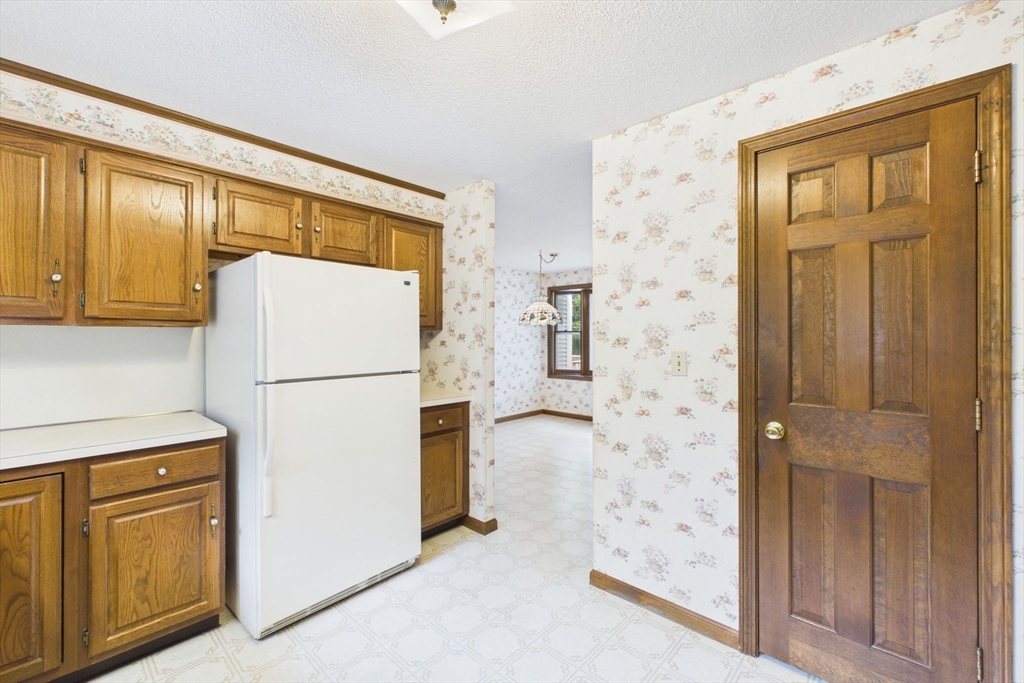 500 Inverness Lane Longmeadow, MA 01106 - Photo 18 of 41