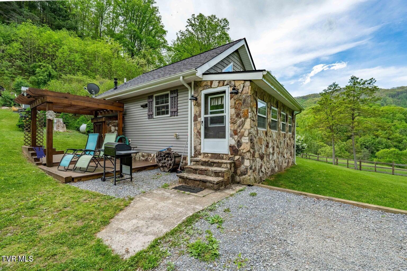 150 Rice Road, Unit TR 1 Flag Pond, TN 37657 - Photo 5 of 87 Cabin - 1
