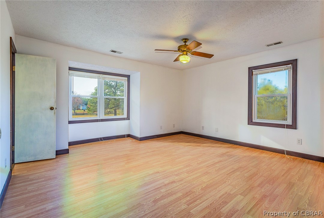 2203 Perrin Creek Road Hayes, VA 23072 - Photo 9 of 28 Primary w/ en suite