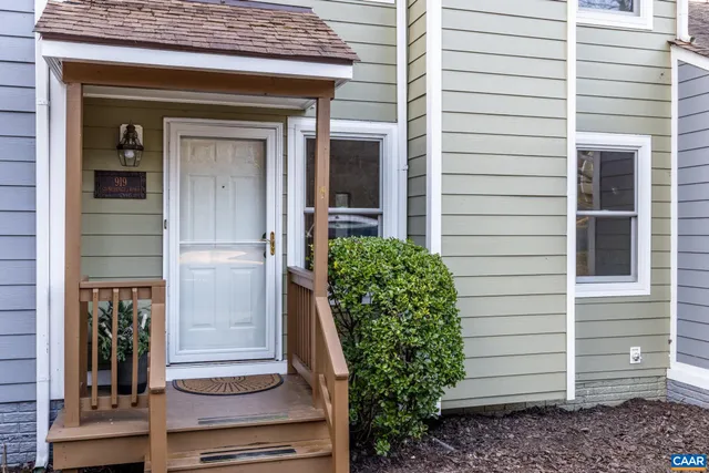$317,500 | 919 Stonehenge Road, Charlottesville, VA 22901