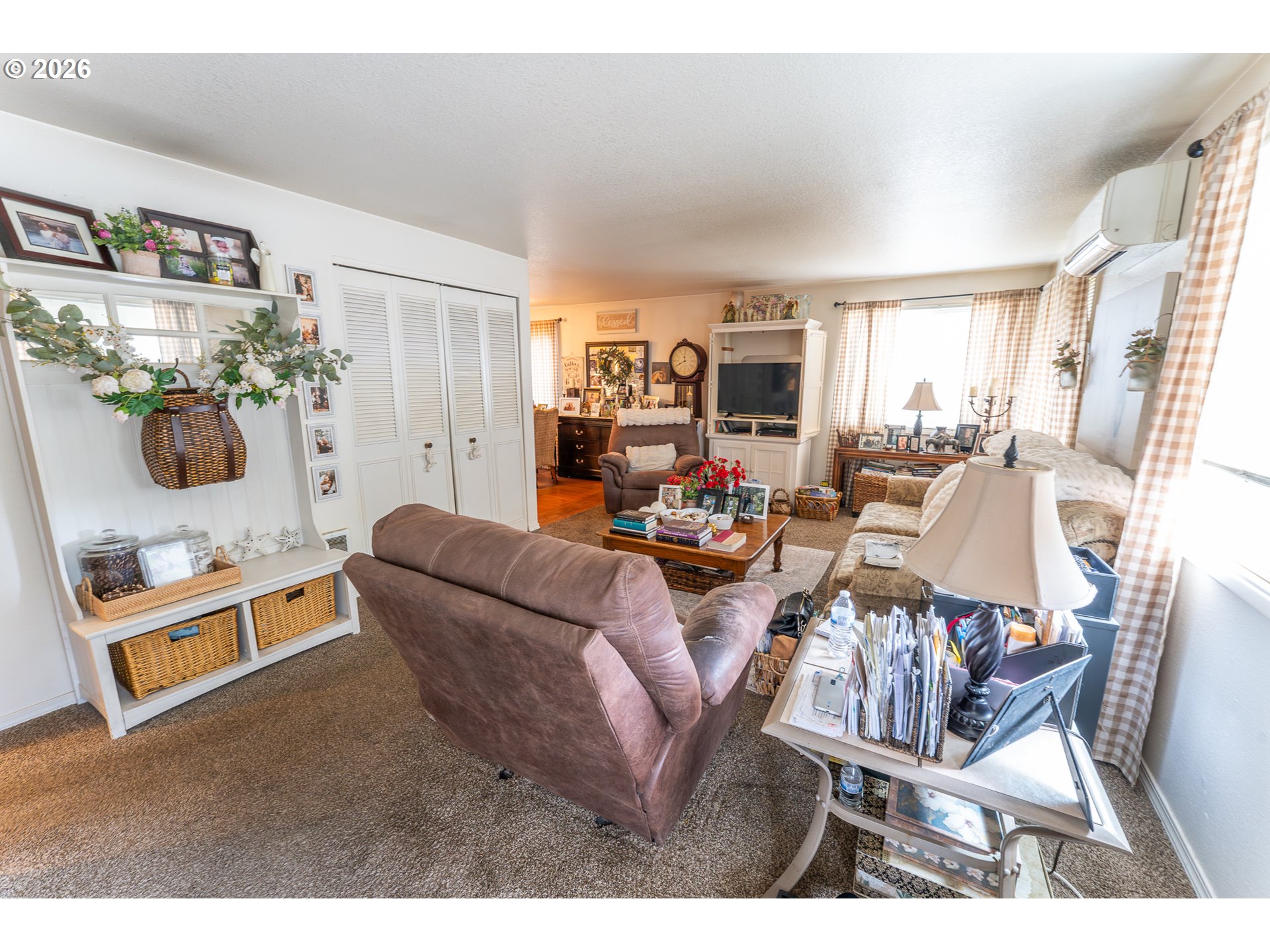 2025 Pine Street Florence, OR 97439 - Photo 20 of 29 Living Room