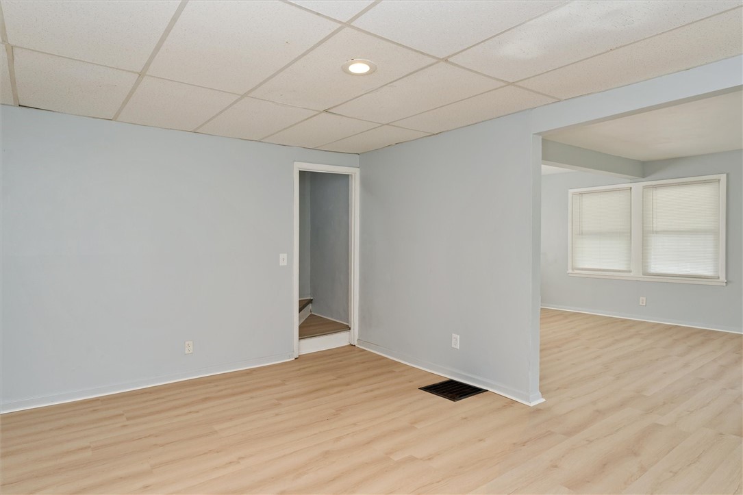 34 Dugan Place Rochester, NY 14612 - Photo 11 of 38