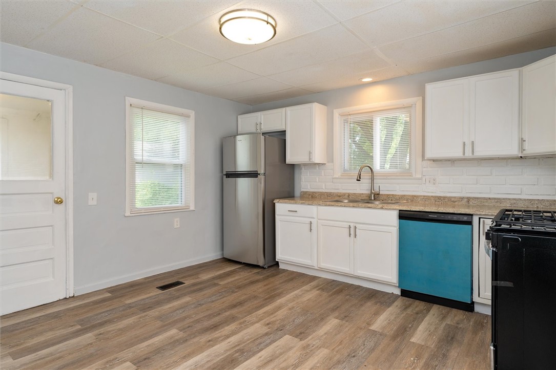 34 Dugan Place Rochester, NY 14612 - Photo 14 of 38